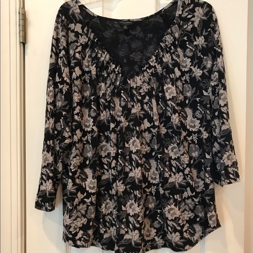 Lucky Brand top